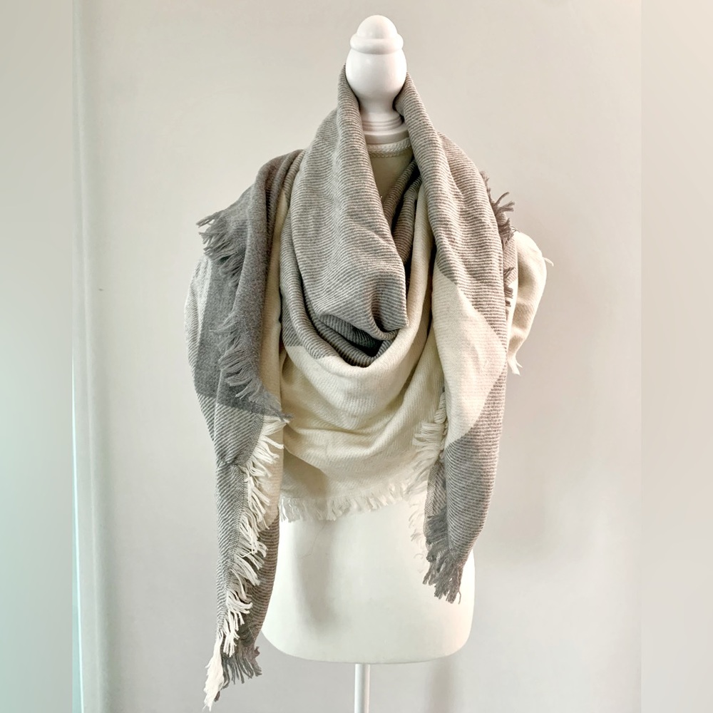 Kit and Ace Blanket Scarf Heather Grey 100% Merino Wool OS - Very warm!